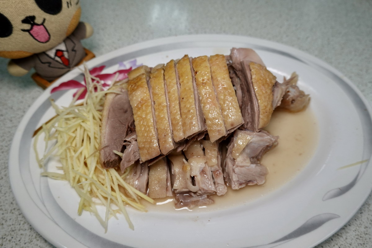 【新北市金山美食】金山金包里鴨肉：北海岸傳奇！金山老街第一名店，客人自己端盤子拿菜，大小團體都合適 7173