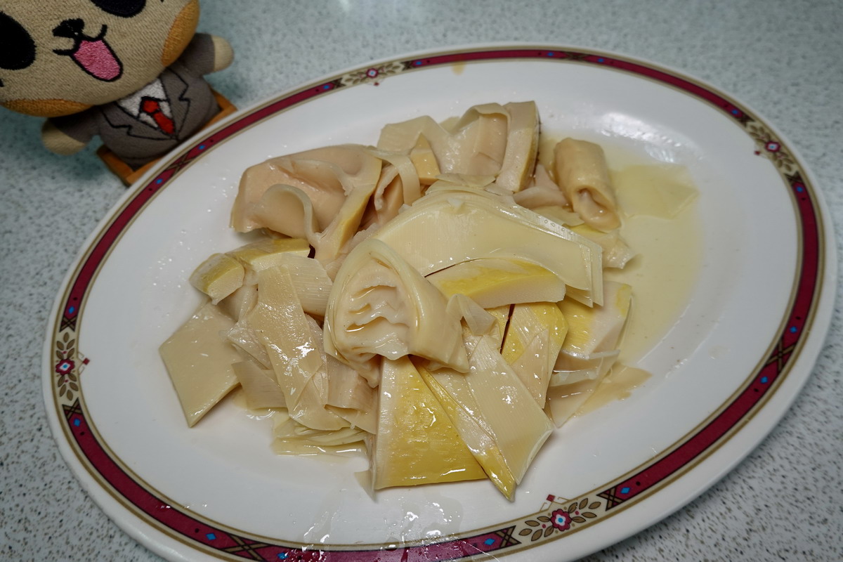 【新北市金山美食】金山金包里鴨肉：北海岸傳奇！金山老街第一名店，客人自己端盤子拿菜，大小團體都合適 7173