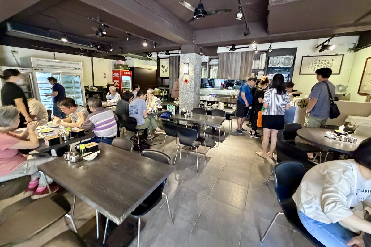 【台北大安站美食】半畝園 2026：爆汁餡餅必吃！1974年創立東豐街老牌北方麵點小館，是許多長輩的愛店與回憶 7363