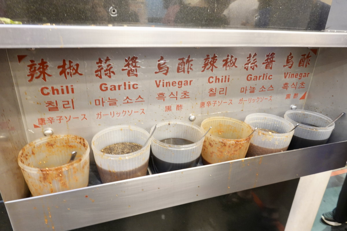 【台北西門町美食】阿宗麵線 2025：站著吃的西門町代表台灣小吃，1975年創立，觀光客愛店 7098