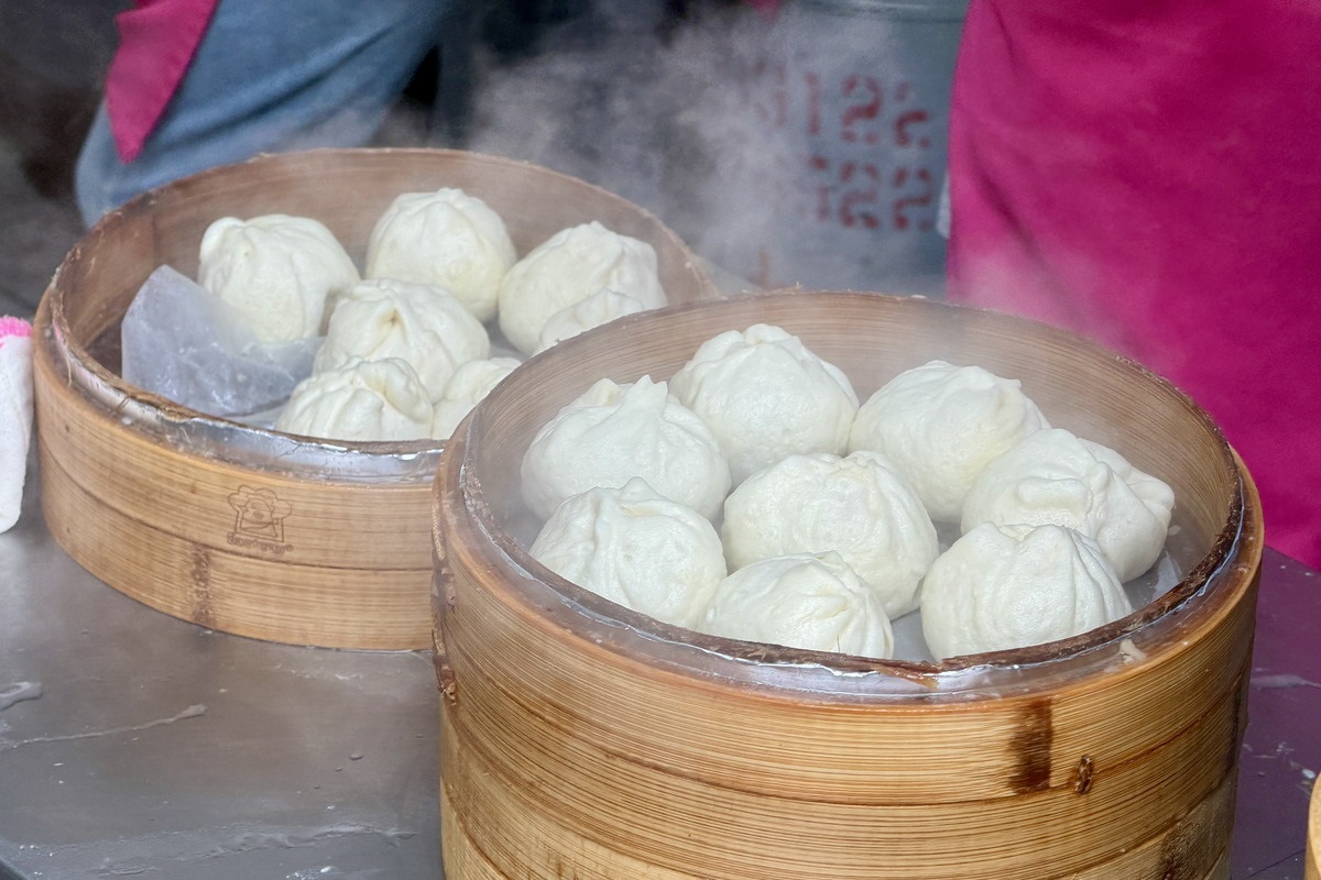 網站近期文章：【花蓮市美食】公正包子店 2026：花蓮超人氣排隊名店，白胖胖小籠包一顆只要7元！7280