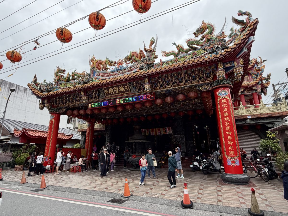 【花蓮市美食】廟口紅茶 2026:跳鋼管的紅茶,1951年創立飲料老店,台灣馬卡龍是必吃招牌 7281 【花蓮市美食】廟口紅茶 2026:跳鋼管的紅茶,1951年創立飲料老店,台灣馬卡龍是必吃招牌 7281