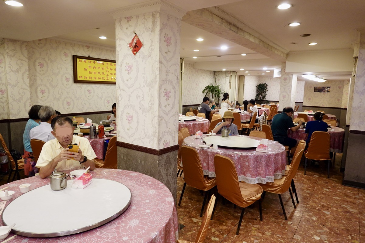 【台北中山國中站美食】聚園餐廳 2025：台北超便宜烤鴨，經濟實惠中菜老店還不收服務費，長輩最愛 7060