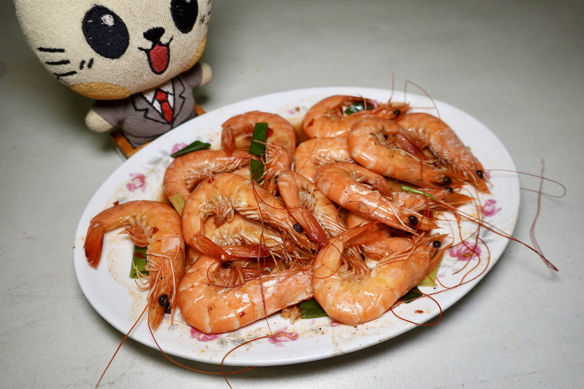 【高雄前金站美食】六合夜市莊記海產粥 2026:周子瑜去老闆家吃飯!六合夜市代表名攤,現點現煮,海產粥,鹽蒸蝦,鹽蒸蚵是名物 7430 【高雄前金站美食】六合夜市莊記海產粥 2026:周子瑜去老闆家吃飯!六合夜市代表名攤,現點現煮,海產粥,鹽蒸蝦,鹽蒸蚵是名物 7430