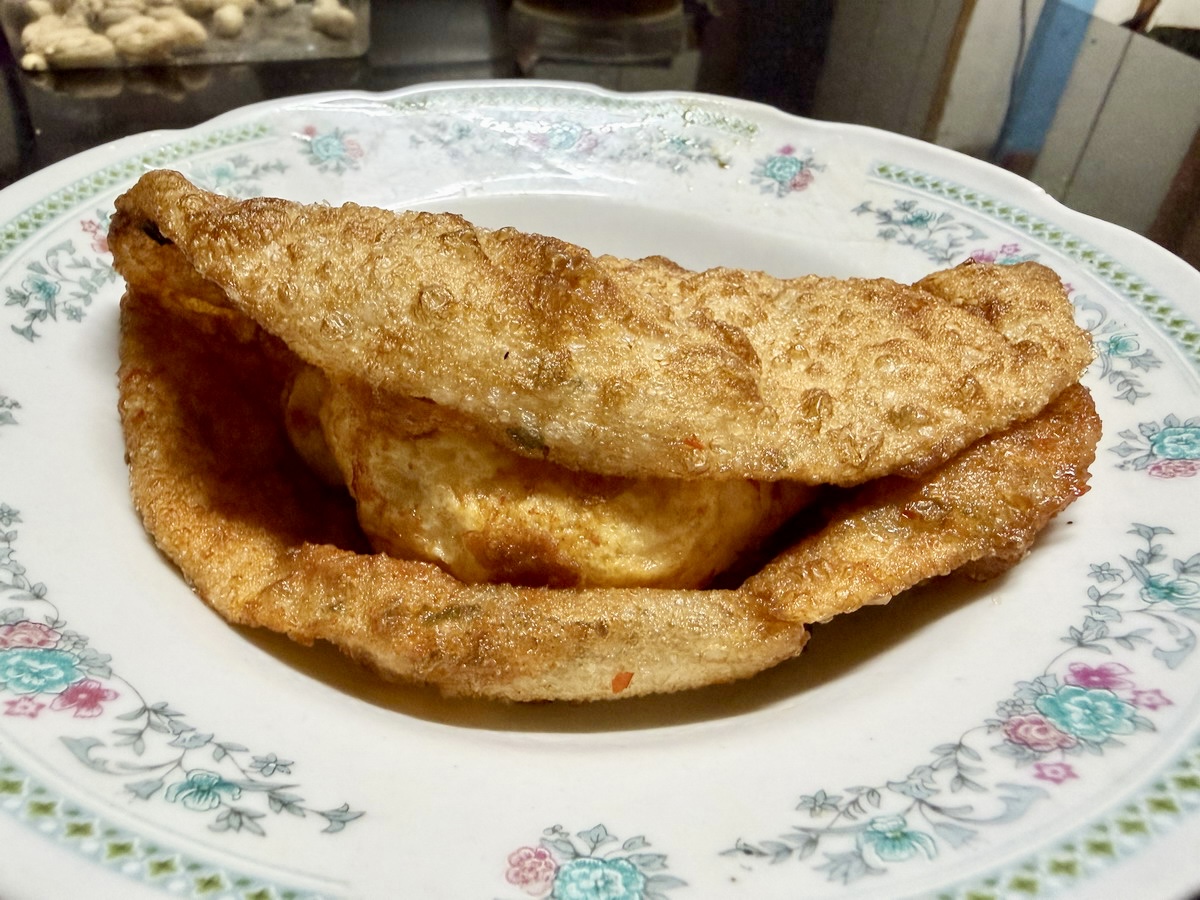 【花蓮市美食】老牌炸蛋蔥油餅（藍車）2026：全台最著名炸蛋蔥油餅，1969年創業，花蓮必吃排隊美食 7282