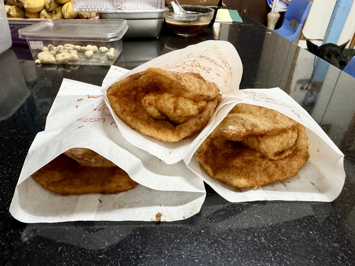 【花蓮市美食】老牌炸蛋蔥油餅（藍車）2026：全台最著名炸蛋蔥油餅，1969年創業，花蓮必吃排隊美食 7282