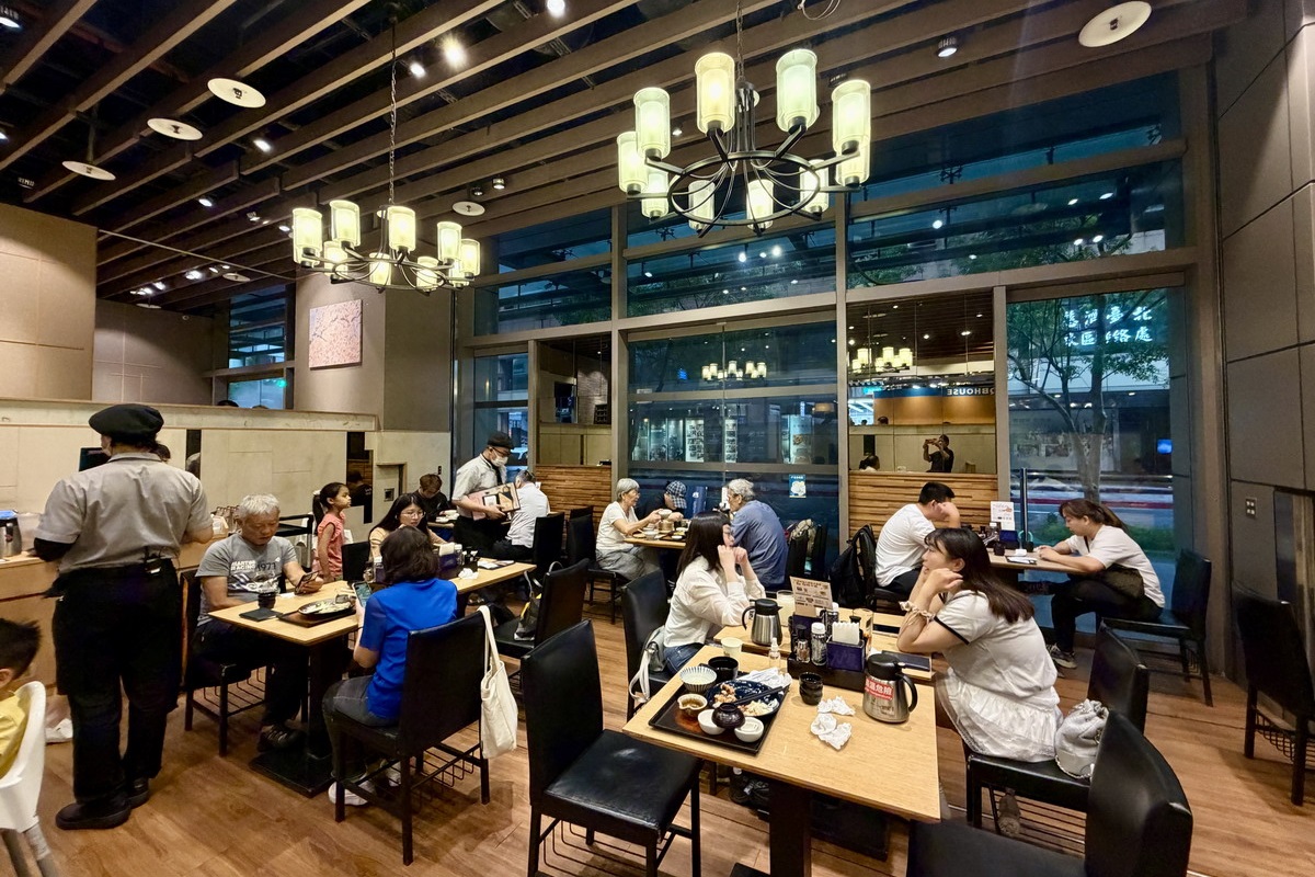 【台北松山站美食】大戶屋 Ootoya 2026：百貨商場美食街的模範生，日本連鎖餐廳來台灣20年，菜色豐富，品質穩定 7427