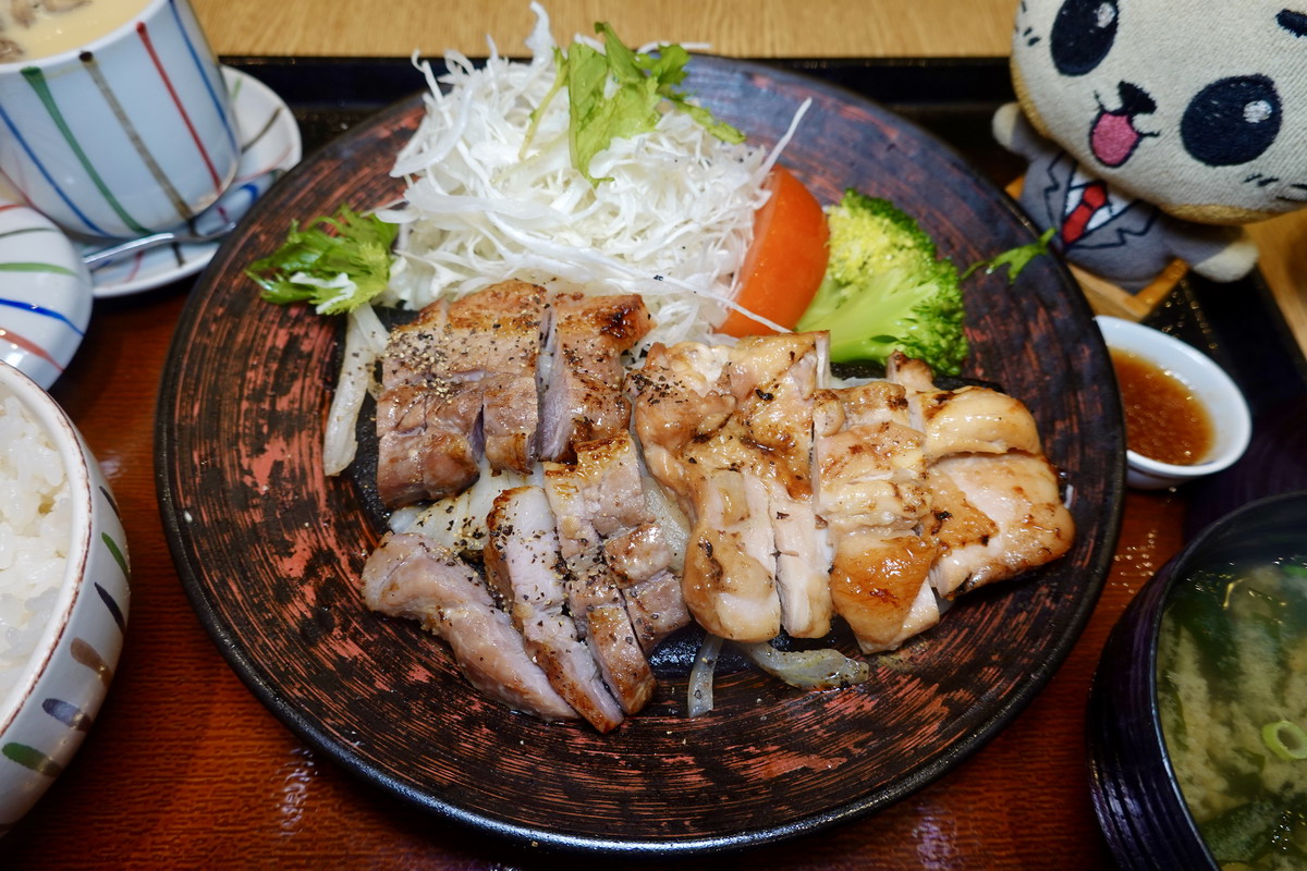 【台北松山站美食】大戶屋 Ootoya 2026：百貨商場美食街的模範生，日本連鎖餐廳來台灣20年，菜色豐富，品質穩定 7427