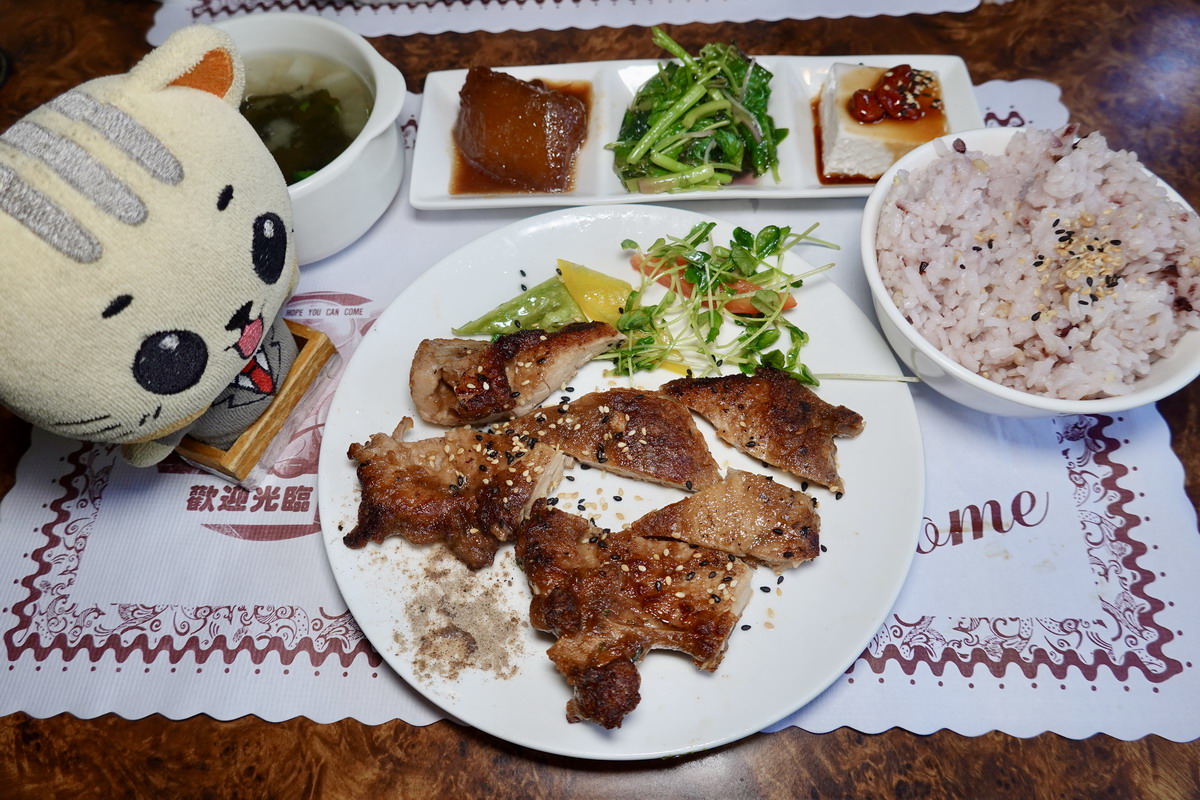 【台北中山站美食】滿樂門 2025：獨特的古蹟咖啡簡餐館，保存完好的1930年代仿巴洛克式紅磚建築 7090