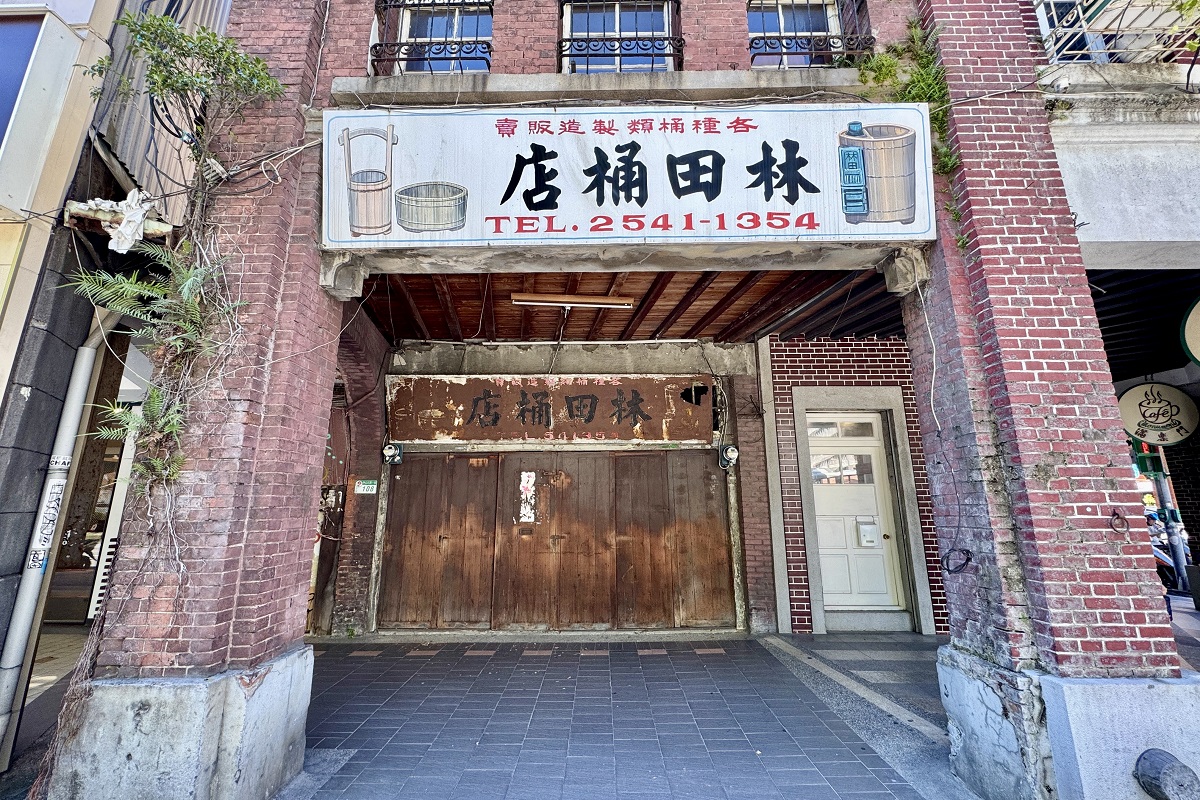 【台北中山站美食】滿樂門 2025：獨特的古蹟咖啡簡餐館，保存完好的1930年代仿巴洛克式紅磚建築 7090