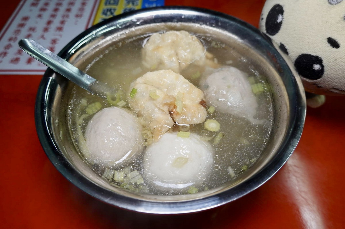 【台北大橋頭站美食】呷二嘴：1954年創業，大稻埕古早味，夏天賣冰品、冬天賣熱食，好吃米苔目、筒仔米糕及丸子湯 4961