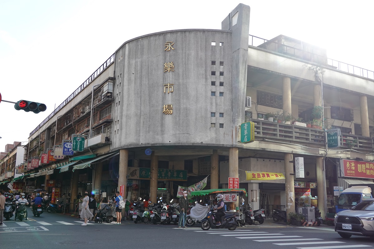 【台南中西區美食】阿松割包：國華街永樂市場必吃美食，1941年創業老店獨門豬舌刈包 4909