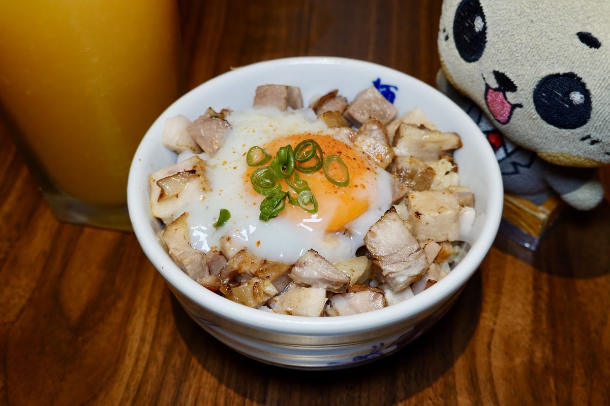 【台北國父紀念館站美食】麵屋武藏光復店 2025:日本拉麵天王台灣分店,特色豚骨加魚介系濃郁湯頭,麵量加大不加價 6932 【台北國父紀念館站美食】麵屋武藏光復店 2025:日本拉麵天王台灣分店,特色豚骨加魚介系濃郁湯頭,麵量加大不加價 6932