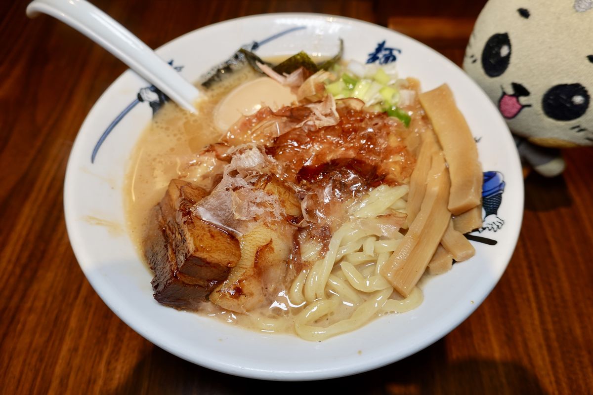 【台北國父紀念館站美食】麵屋武藏光復店 2025:日本拉麵天王台灣分店,特色豚骨加魚介系濃郁湯頭,麵量加大不加價 6932 【台北國父紀念館站美食】麵屋武藏光復店 2025:日本拉麵天王台灣分店,特色豚骨加魚介系濃郁湯頭,麵量加大不加價 6932