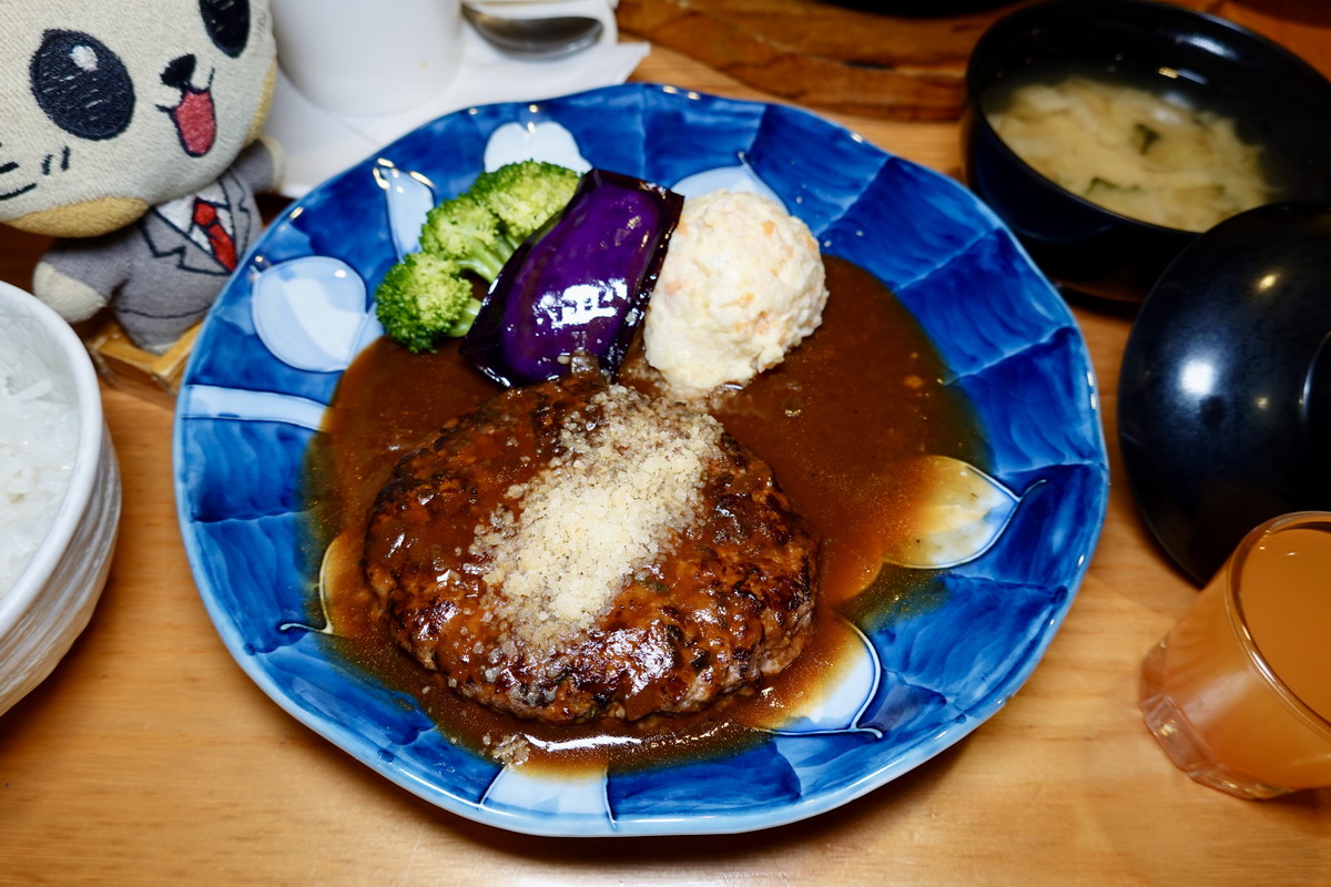 【台北國父紀念館站美食】山本漢堡排 2025:日本東京漢堡排名店來台灣10週年,厚實漢堡排肉汁飽滿美味 6888 【台北國父紀念館站美食】山本漢堡排 2025:日本東京漢堡排名店來台灣10週年,厚實漢堡排肉汁飽滿美味 6888