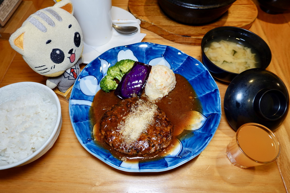 【台北國父紀念館站美食】山本漢堡排 2025:日本東京漢堡排名店來台灣10週年,厚實漢堡排肉汁飽滿美味 6888 【台北國父紀念館站美食】山本漢堡排 2025:日本東京漢堡排名店來台灣10週年,厚實漢堡排肉汁飽滿美味 6888