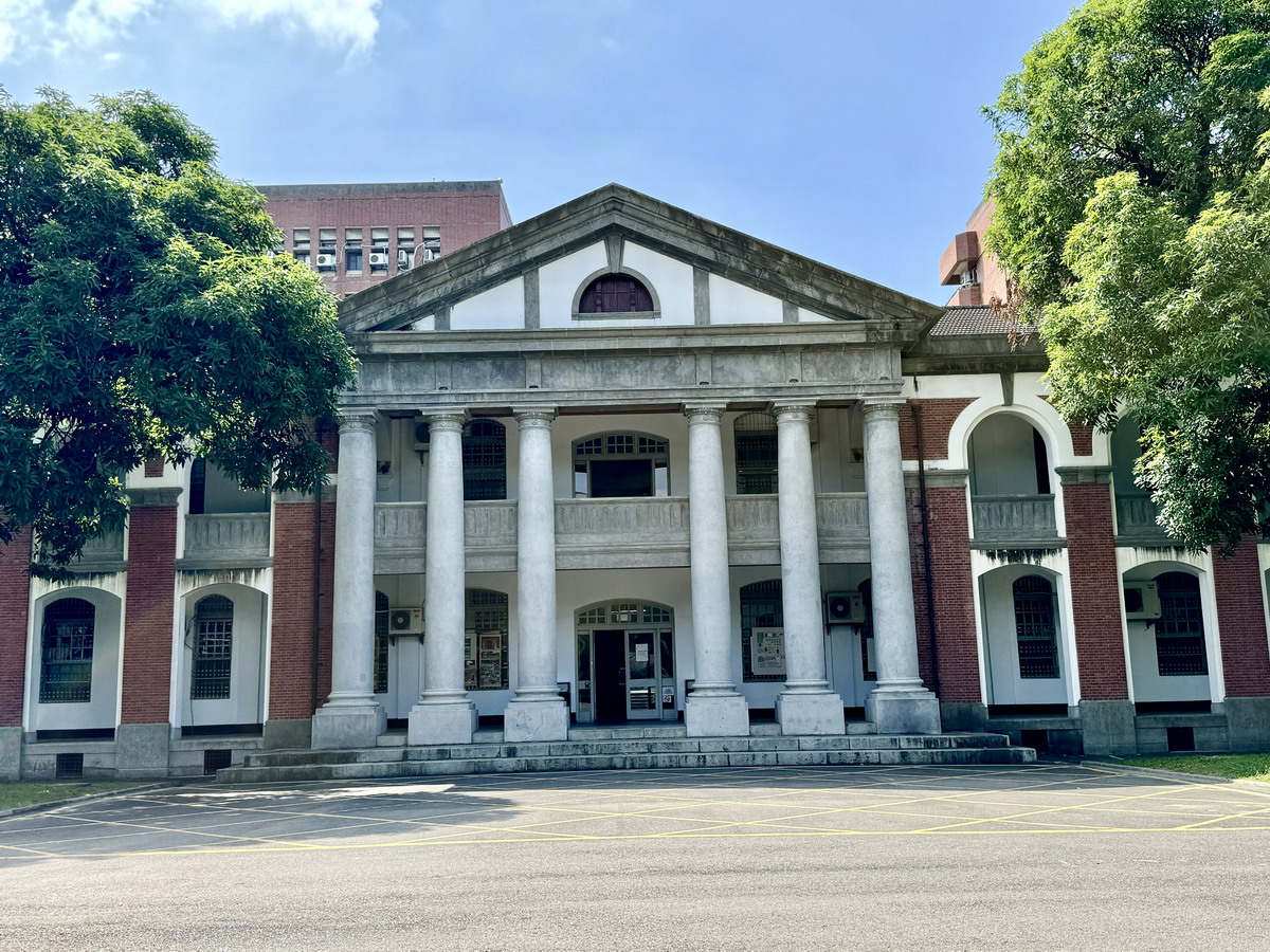 【台南東區旅遊】成功大學校園古蹟巡禮：榕園、步兵第二聯隊、東門遺跡與小西門樓 6617