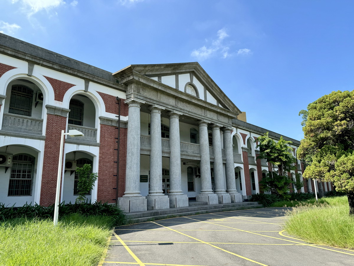 【台南東區旅遊】成功大學校園古蹟巡禮：榕園、步兵第二聯隊、東門遺跡與小西門樓 6617