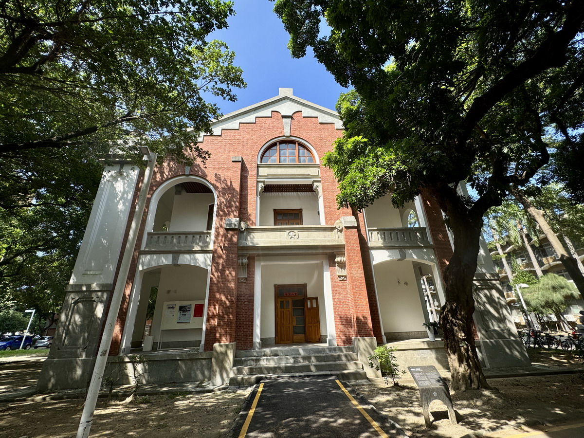 【台南東區旅遊】成功大學校園古蹟巡禮：榕園、步兵第二聯隊、東門遺跡與小西門樓 6617