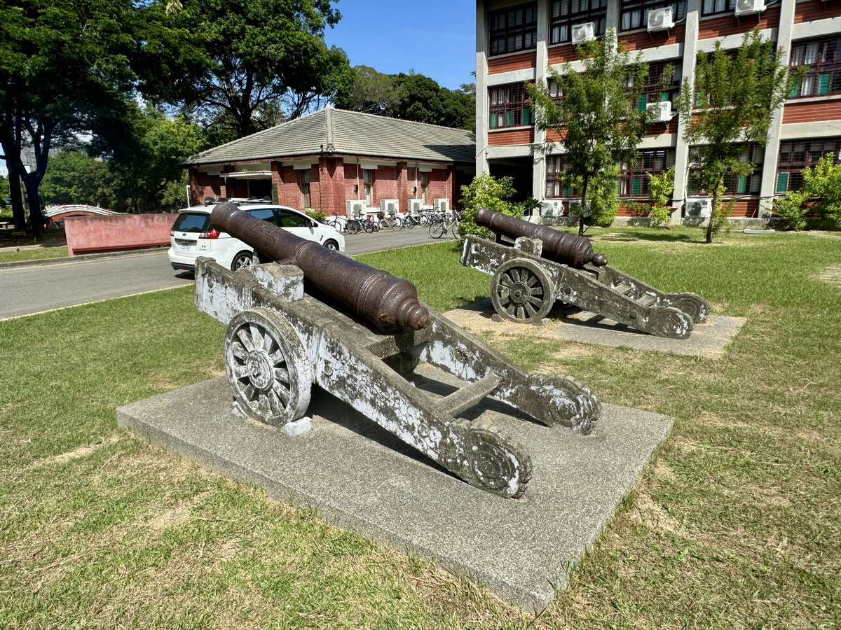 【台南東區旅遊】成功大學校園古蹟巡禮：榕園、步兵第二聯隊、東門遺跡與小西門樓 6617