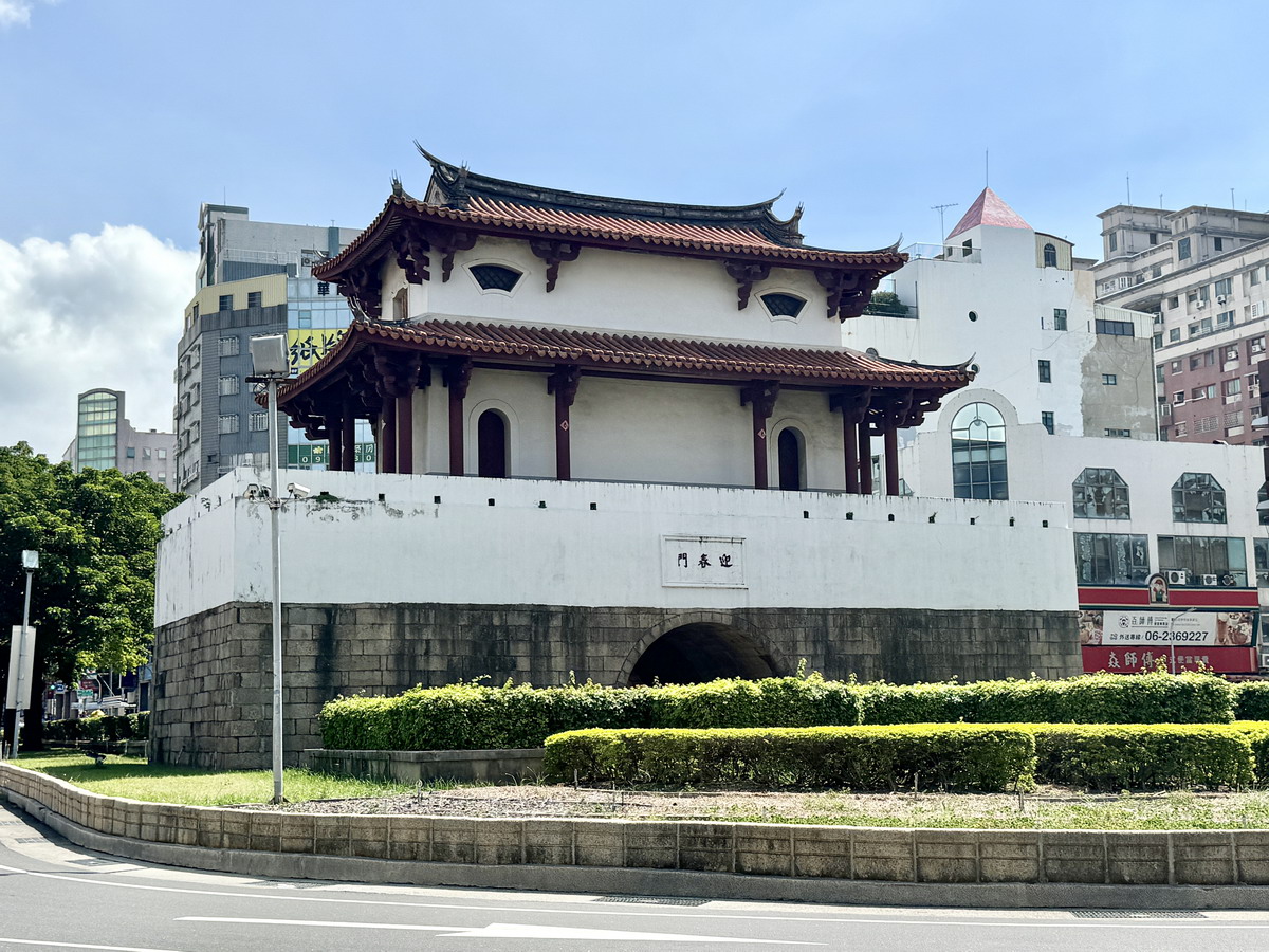 【台南東區旅遊】成功大學校園古蹟巡禮：榕園、步兵第二聯隊、東門遺跡與小西門樓 6617