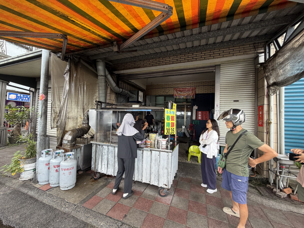 【宜蘭礁溪美食】春捲伯 2026：礁溪在地好吃炸春捲與炸蝦餅，銅板美食價錢實惠，路過不要錯過 7495
