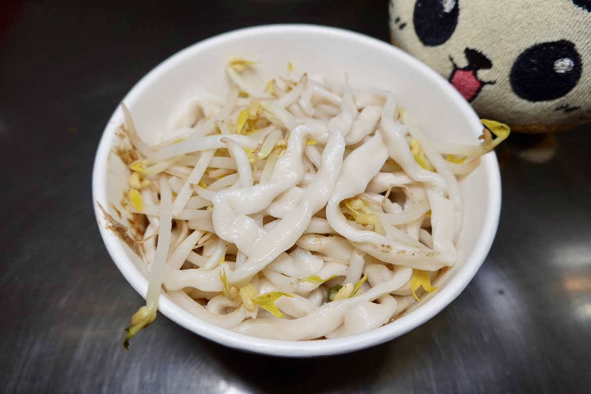 【台北世貿站美食】小凱悅南村小吃店 2025:光陰的故事之老牌眷村麵點,手工麵條Q彈有勁,涼麵、滷味都是必吃 7131 【台北世貿站美食】小凱悅南村小吃店 2025:光陰的故事之老牌眷村麵點,手工麵條Q彈有勁,涼麵、滷味都是必吃 7131