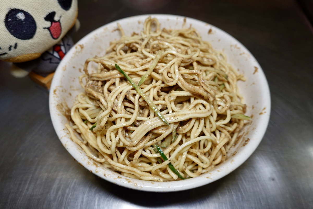 【台北世貿站美食】小凱悅南村小吃店 2025:光陰的故事之老牌眷村麵點,手工麵條Q彈有勁,涼麵、滷味都是必吃 7131 【台北世貿站美食】小凱悅南村小吃店 2025:光陰的故事之老牌眷村麵點,手工麵條Q彈有勁,涼麵、滷味都是必吃 7131