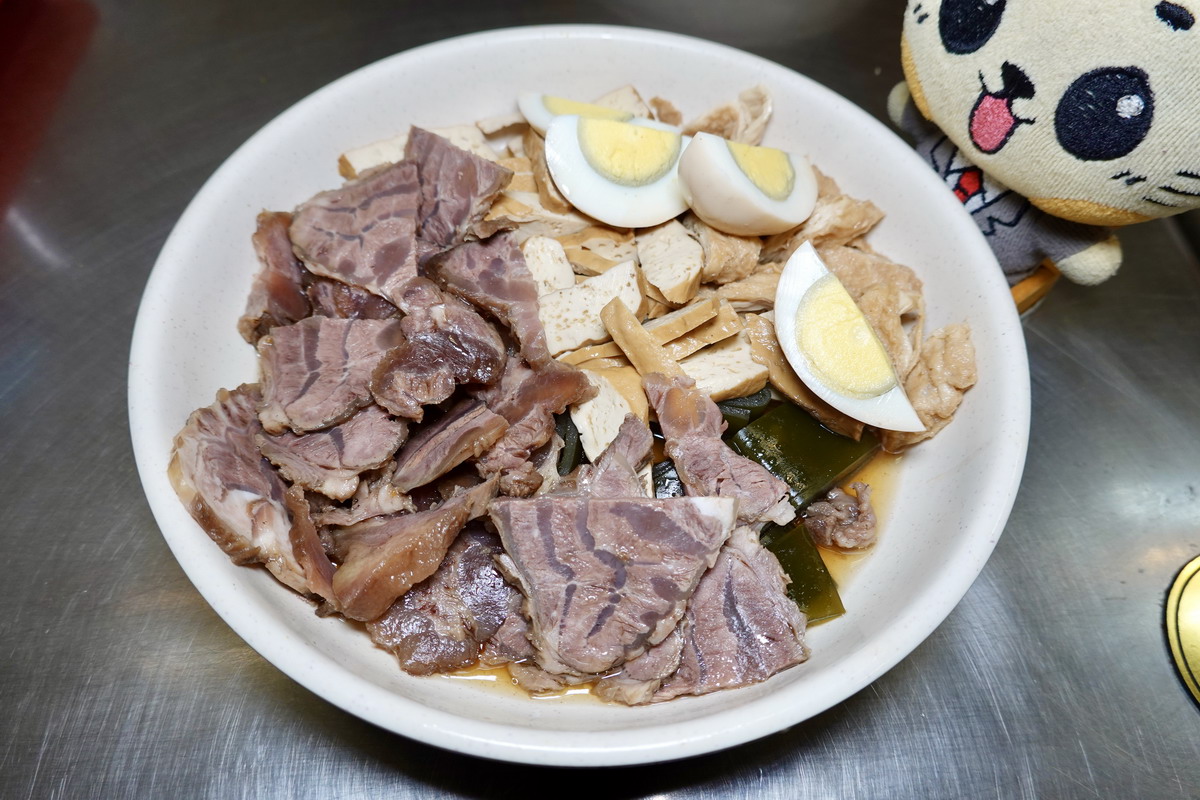 即時熱門文章：【台北世貿站美食】小凱悅南村小吃店 2025：光陰的故事之老牌眷村麵點，手工麵條Q彈有勁，涼麵、滷味都是必吃 7131