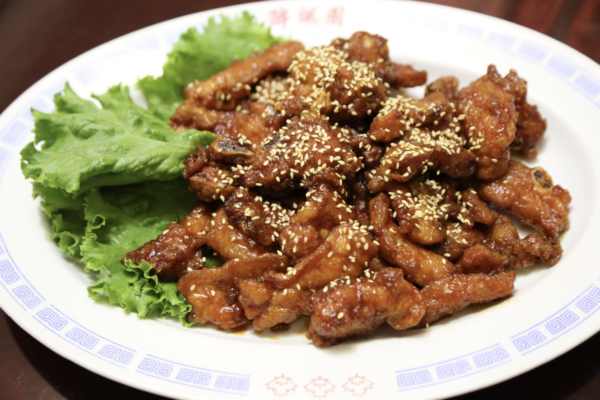 【台北小巨蛋站美食】醉楓園小館 2025：米其林必比登推介，楓林小館的後繼者，經濟實惠廣東菜老館子 7018