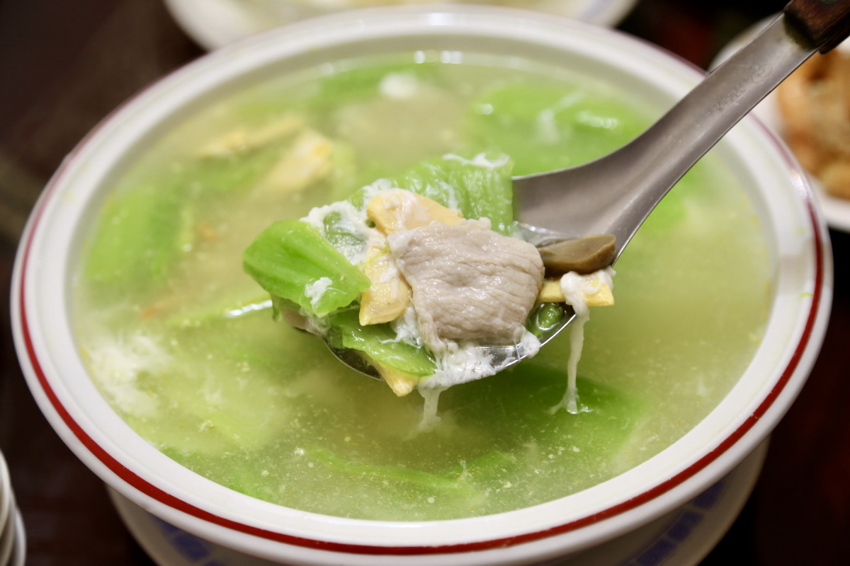 【台北小巨蛋站美食】醉楓園小館 2025：米其林必比登推介，楓林小館的後繼者，經濟實惠廣東菜老館子 7018