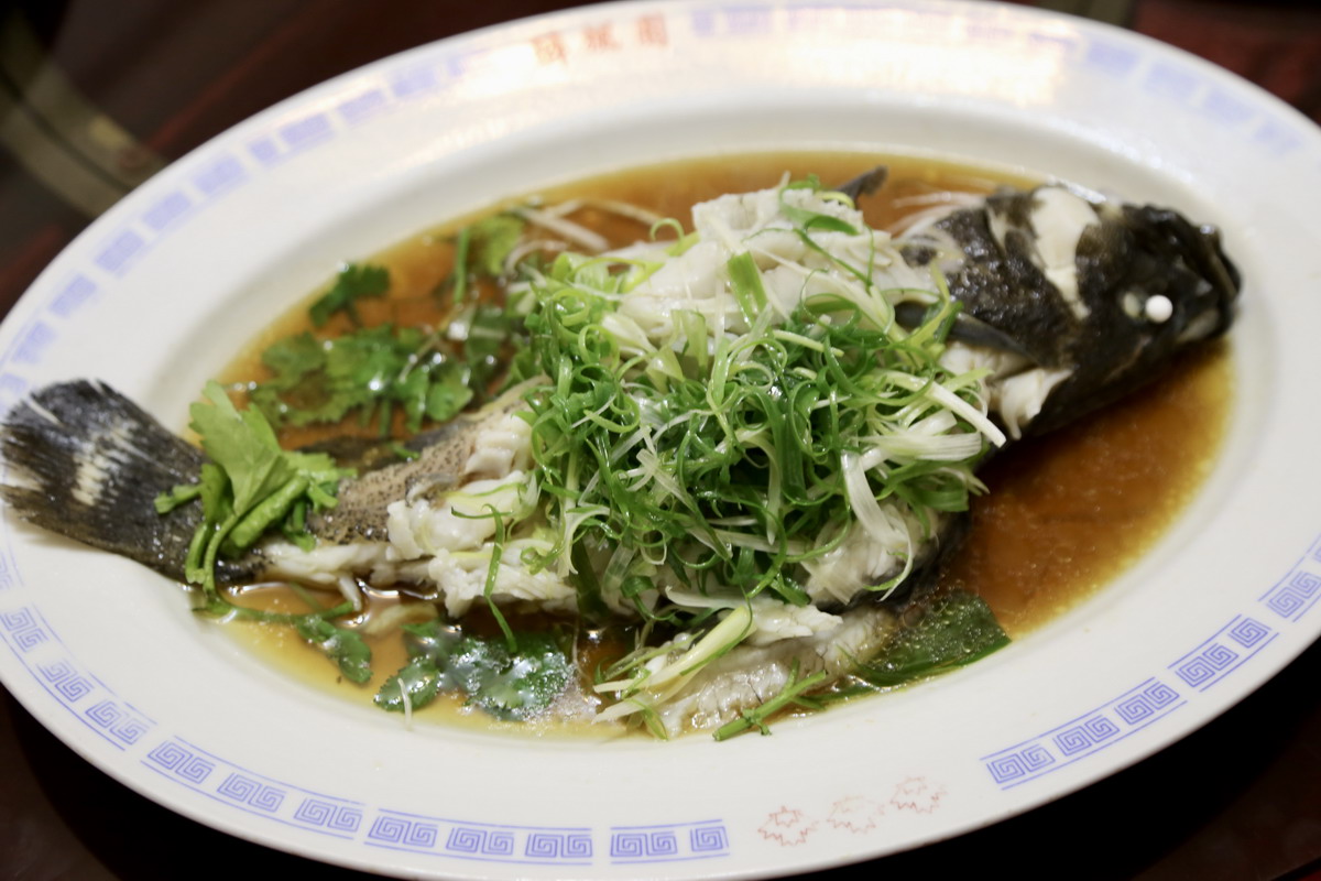 【台北小巨蛋站美食】醉楓園小館 2025：米其林必比登推介，楓林小館的後繼者，經濟實惠廣東菜老館子 7018