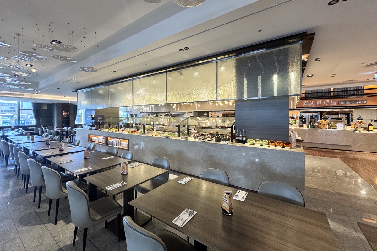 【台北龍山寺站美食】凱達大飯店百宴自助餐 2025：在地人的好鄰居，萬華區五星級飯店吃到飽，區民打8折，60歲長者75折 7149