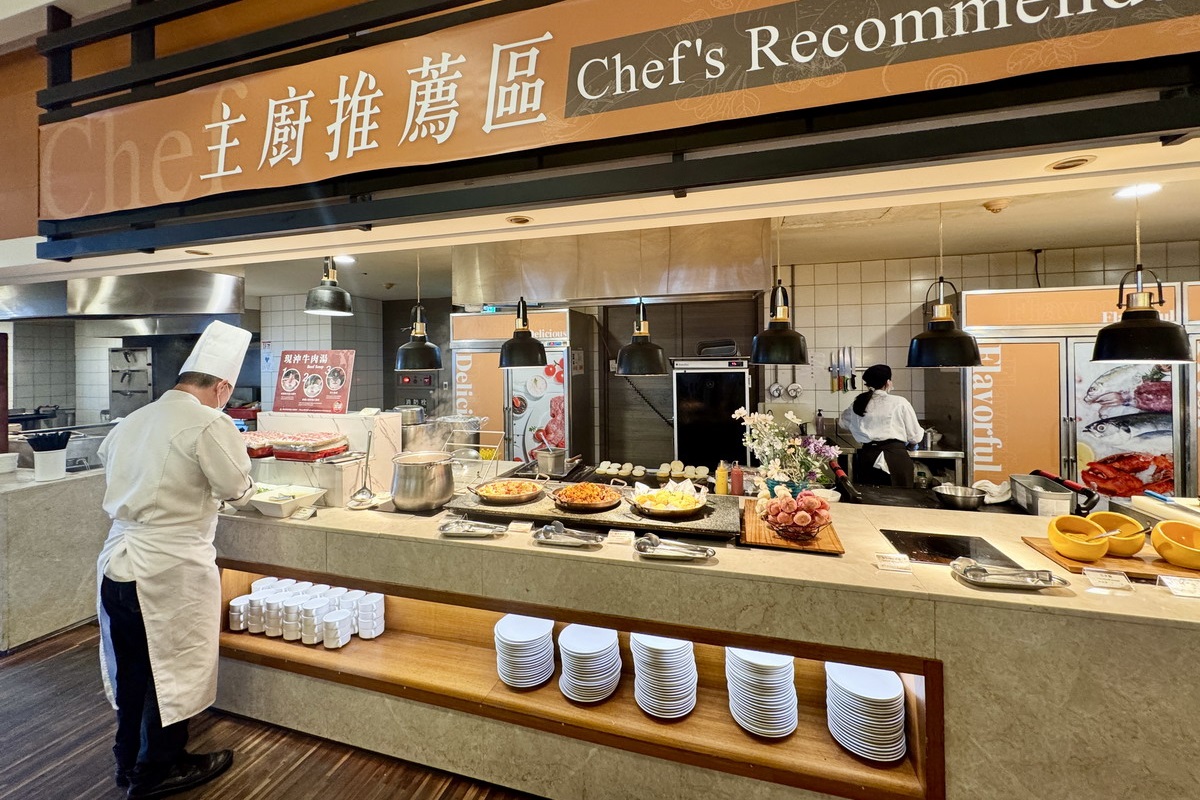 【台北龍山寺站美食】凱達大飯店百宴自助餐 2025：在地人的好鄰居，萬華區五星級飯店吃到飽，區民打8折，60歲長者75折 7149