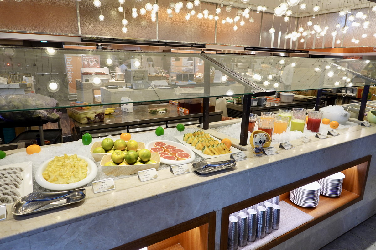 【台北龍山寺站美食】凱達大飯店百宴自助餐 2025：在地人的好鄰居，萬華區五星級飯店吃到飽，區民打8折，60歲長者75折 7149