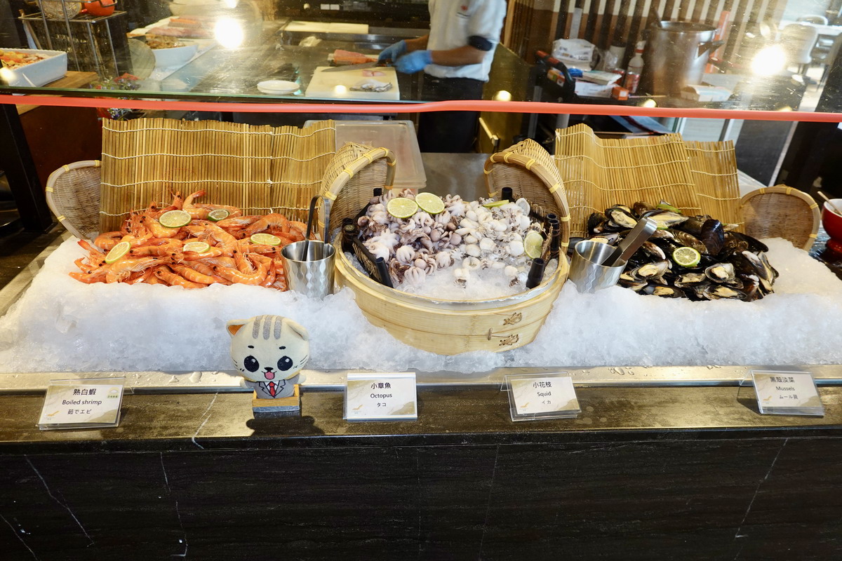 【台北龍山寺站美食】凱達大飯店百宴自助餐 2025：在地人的好鄰居，萬華區五星級飯店吃到飽，區民打8折，60歲長者75折 7149