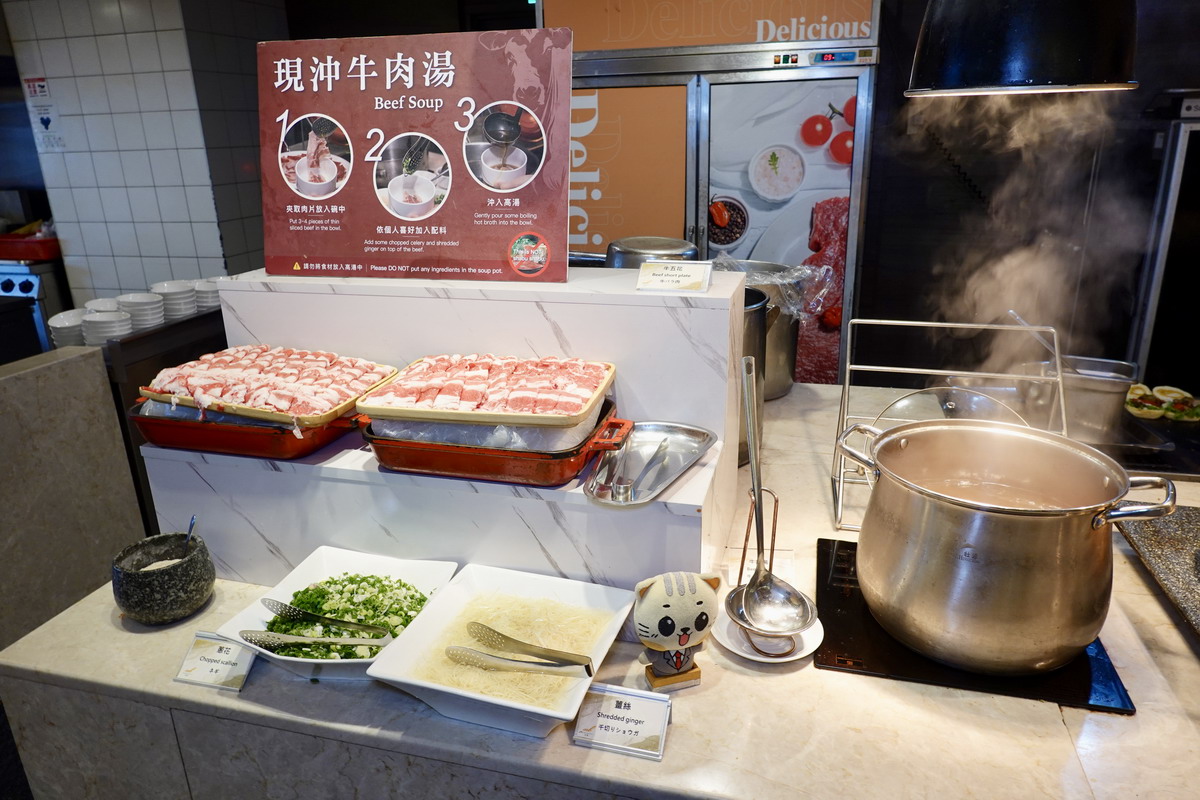 【台北龍山寺站美食】凱達大飯店百宴自助餐 2025：在地人的好鄰居，萬華區五星級飯店吃到飽，區民打8折，60歲長者75折 7149