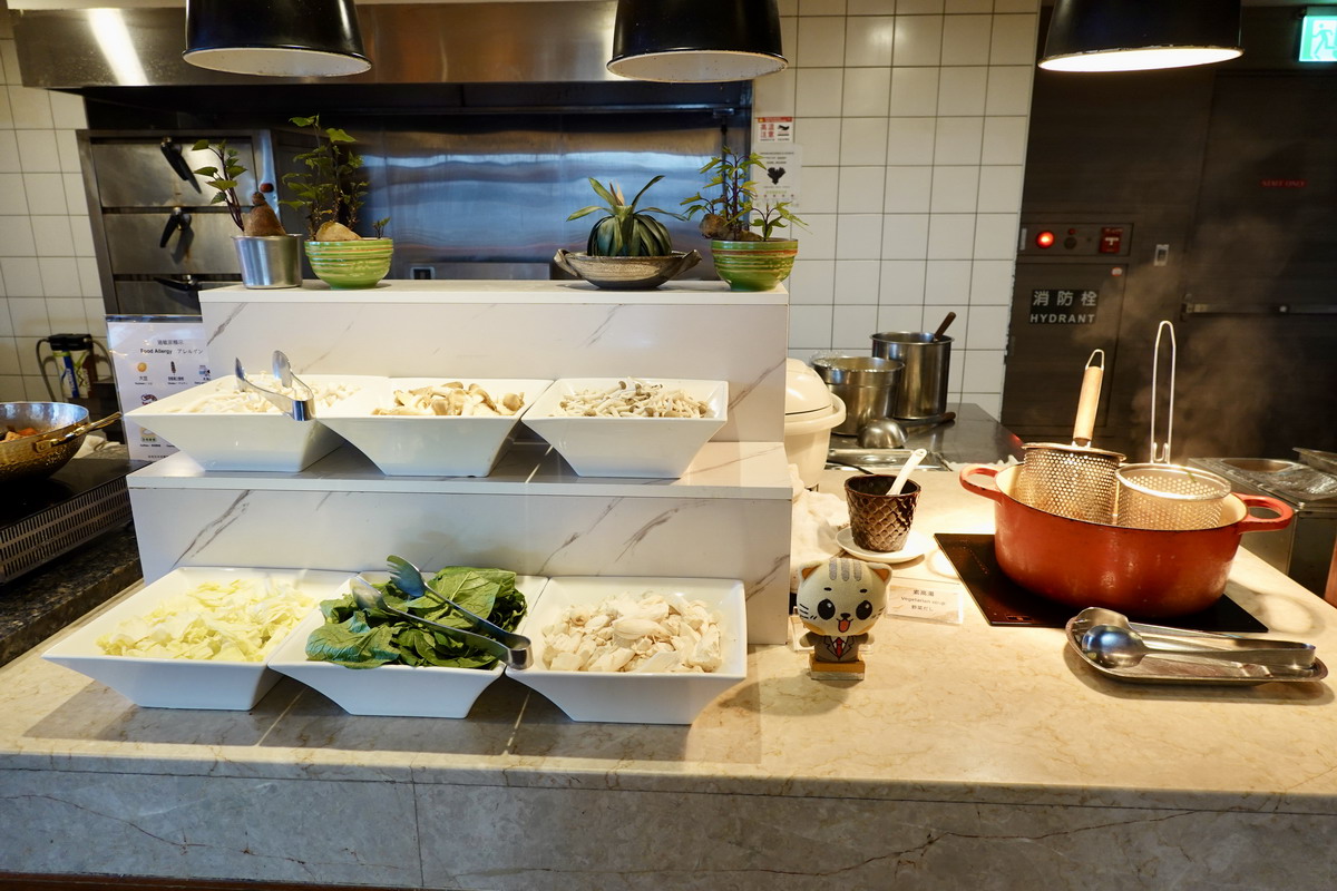 【台北龍山寺站美食】凱達大飯店百宴自助餐 2025：在地人的好鄰居，萬華區五星級飯店吃到飽，區民打8折，60歲長者75折 7149