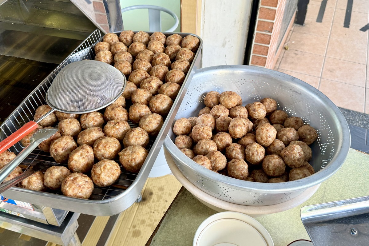 【台北寧夏夜市美食】小廚師獅子頭專賣店：原圓環小吃吉星號改名小廚師花枝羹，再轉型獅子頭專賣店 6552