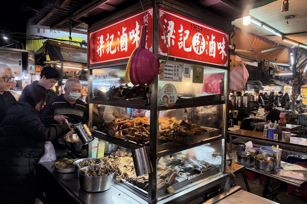 【台北信義安和站美食】駱記小炒 2026：臨江街夜市熱炒小店，曾經登上米其林必比登 7194