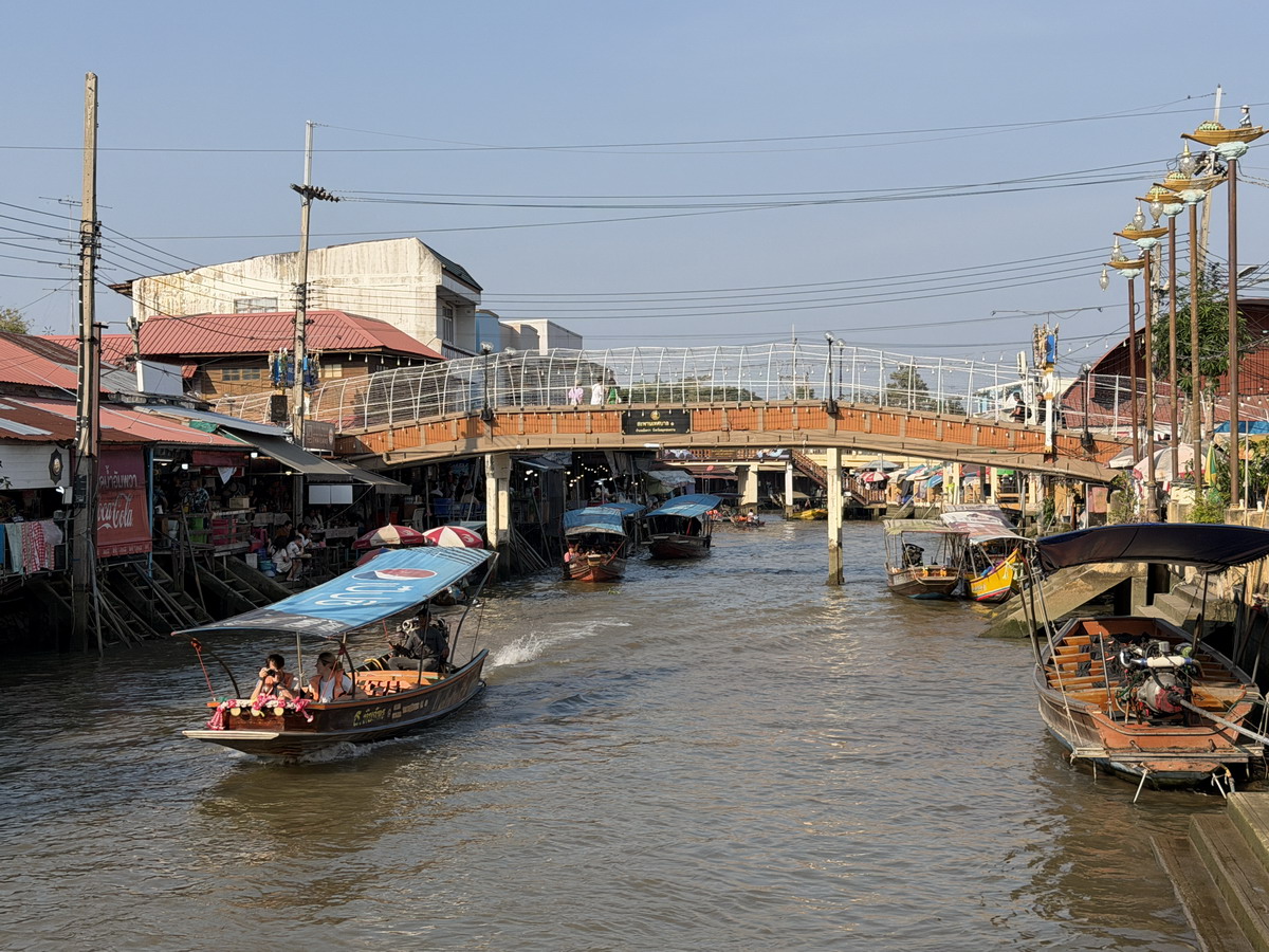 即時熱門文章：【泰國沙慕頌勘府旅遊】安帕瓦水上市場 Amphawa Floating Market 2026：泰國特色水上市場，悠閒享受河畔風光 7218