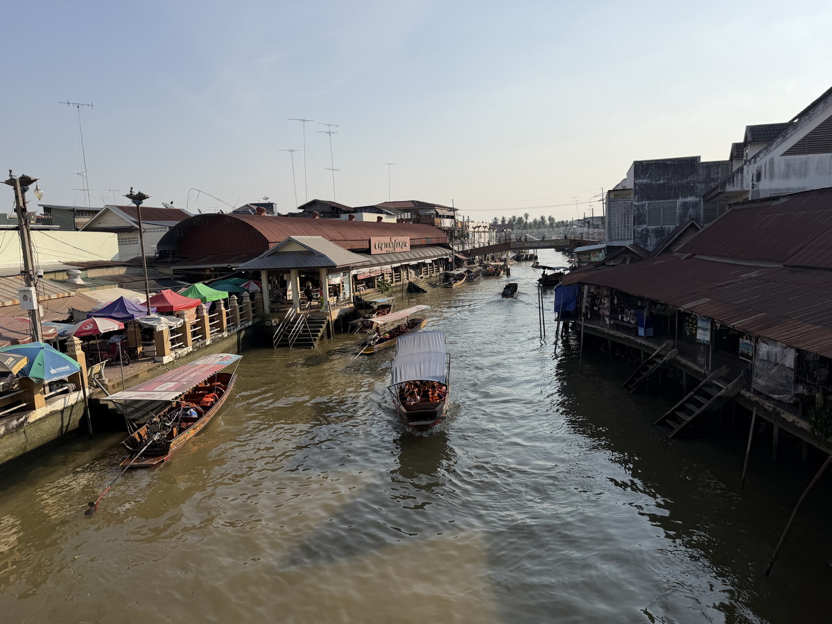 【泰國沙慕頌勘府旅遊】安帕瓦水上市場 Amphawa Floating Market 2026：泰國特色水上市場，悠閒享受河畔風光 7218