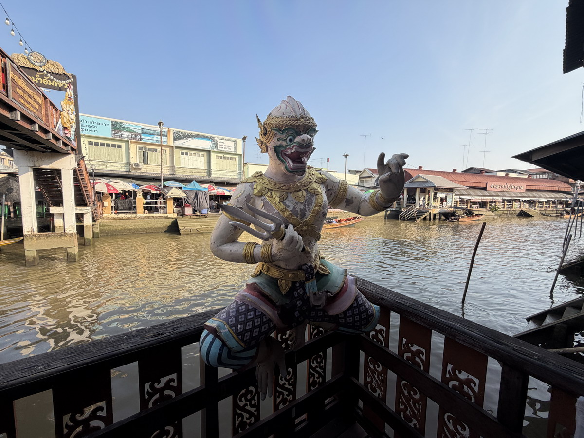 【泰國沙慕頌勘府旅遊】安帕瓦水上市場 Amphawa Floating Market 2026：泰國特色水上市場，悠閒享受河畔風光 7218