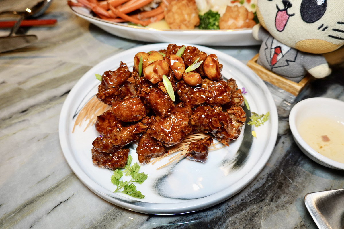 【台北國父紀念館站美食】漢來名人坊-台北大巨蛋店 2026:香港米其林名店進駐台北大巨蛋,精緻美味廣東菜,烤鴨必吃,多道私房菜讓人驚豔 7492 【台北國父紀念館站美食】漢來名人坊-台北大巨蛋店 2026:香港米其林名店進駐台北大巨蛋,精緻美味廣東菜,烤鴨必吃,多道私房菜讓人驚豔 7492