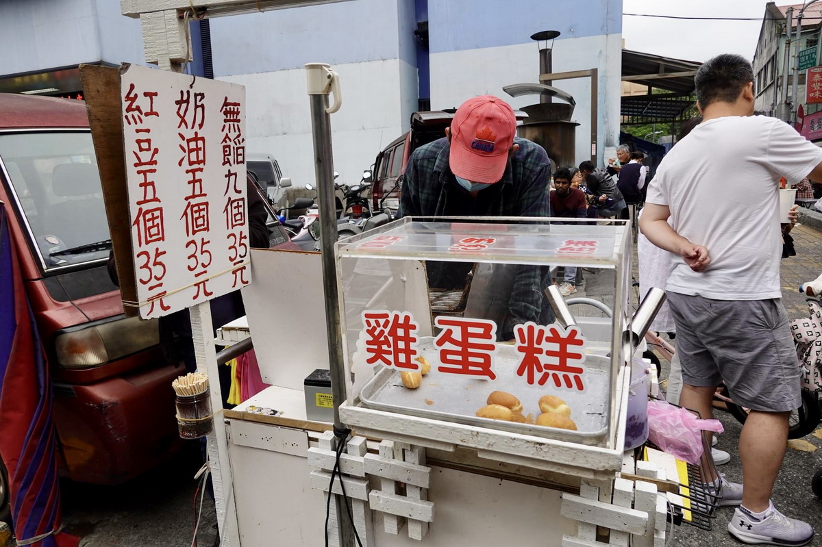 【台北公館站美食】公館水源市場無名雞蛋糕：無聲勝有聲，給他們一個愛心，聾啞人士的包餡雞蛋糕 6166 @貓大爺