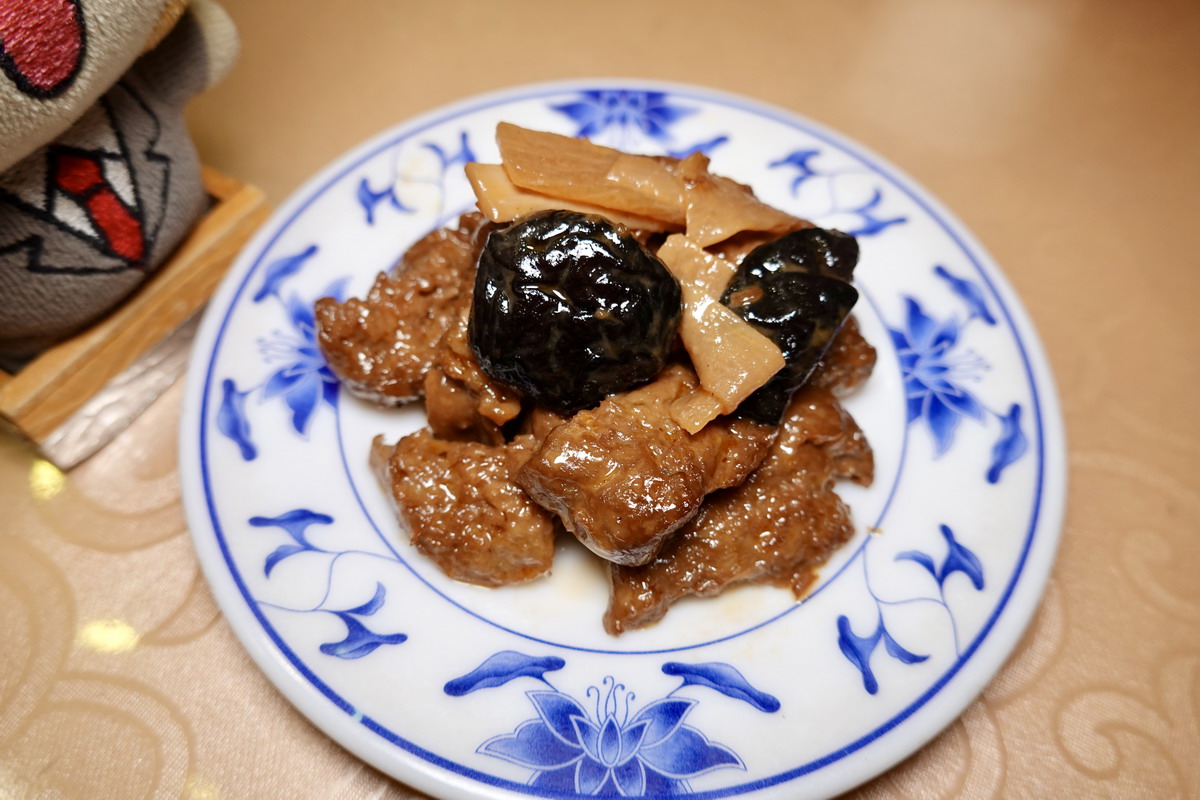 【台北古亭站美食】蔡萬興老店 2025：1953年創立江浙菜老館，酒釀湯圓、湖州粽子、菜肉餛飩都是名物 7084