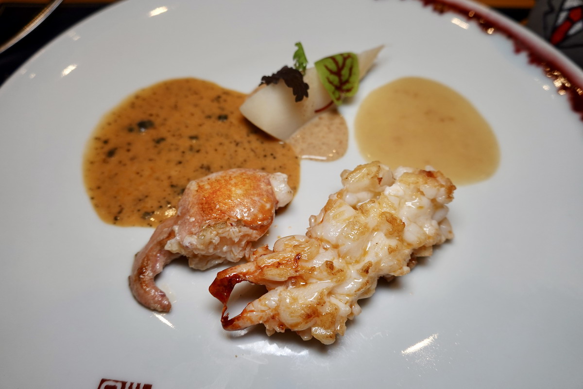 【台北劍潭站美食】讚鐵板燒 2025：隱藏在地下室的總統級鐵板燒，政商名流藝人喜愛的超私密空間，米其林入選，餐盤用的是愛馬仕 7032