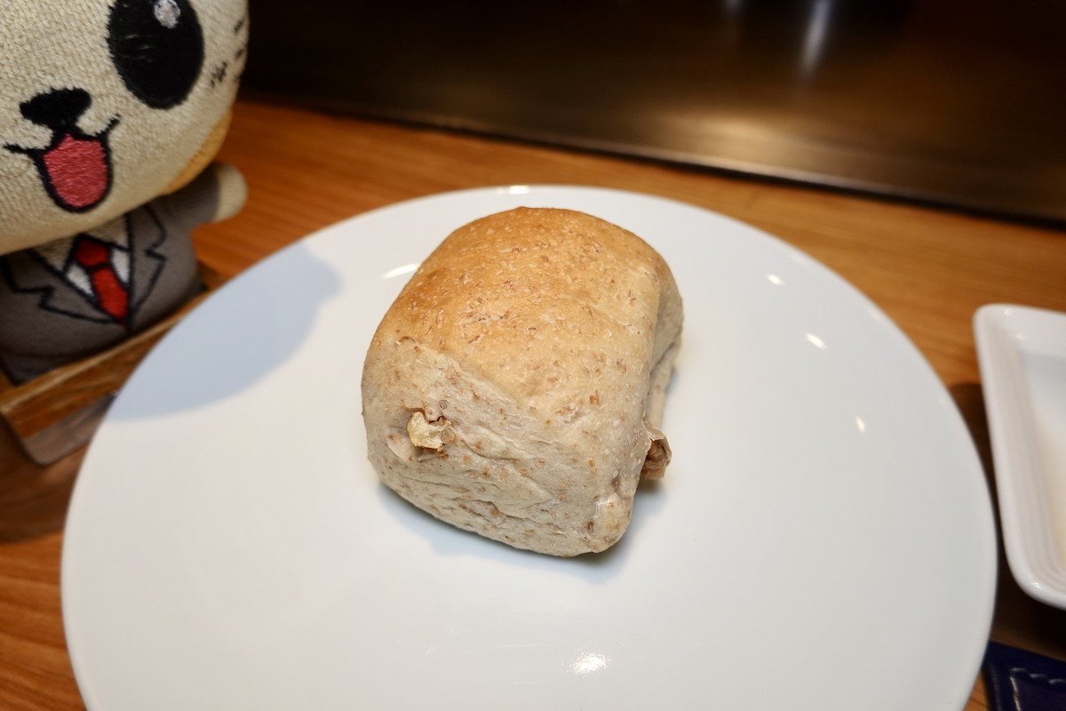 【台北劍潭站美食】讚鐵板燒 2025：隱藏在地下室的總統級鐵板燒，政商名流藝人喜愛的超私密空間，米其林入選，餐盤用的是愛馬仕 7032