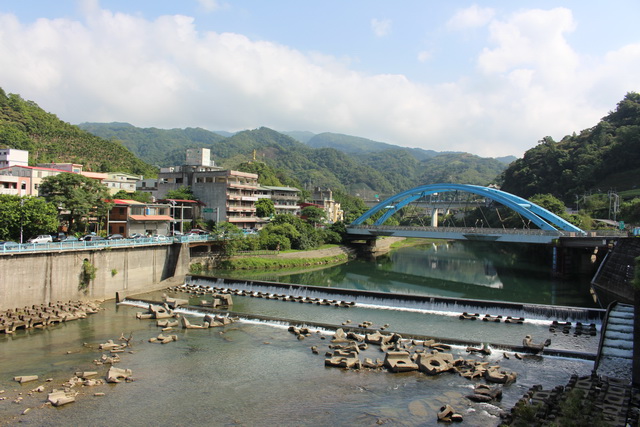 【新北坪林旅遊】坪林茶業與老街一日遊：藍色拱橋、茶葉博物館、坪林老街小吃店 1613 @貓大爺