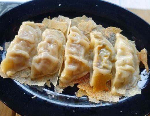 【高雄美食】宇都宮餃子：凱旋夜市旁傳說中的幽靈煎餃重現江湖 3103 (停業)　 @貓大爺